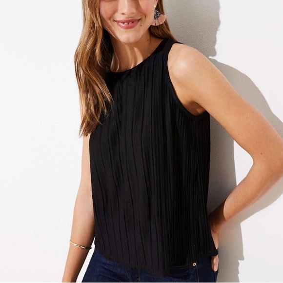 LOFT Black Pleated Shell Sz XS sleeveless - Picture 1 of 8